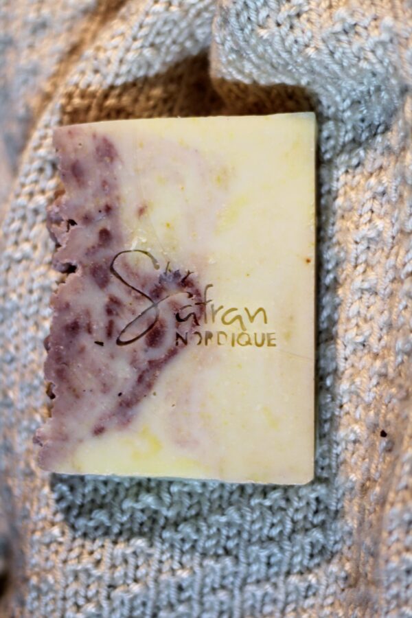 Savon artisanal "Olive & crocus" argile rose et roses sauvages – Image 6