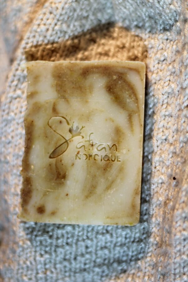 Savon artisanal "Olive & crocus" argile blanche avoine, curcuma et gingembre